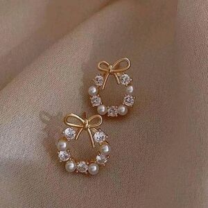 - Pearly Diamond Wreath Floral Minimalist Gold Stud Earring for women‎